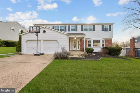 704 Cornwallis Dr, Mount Laurel, NJ 08054