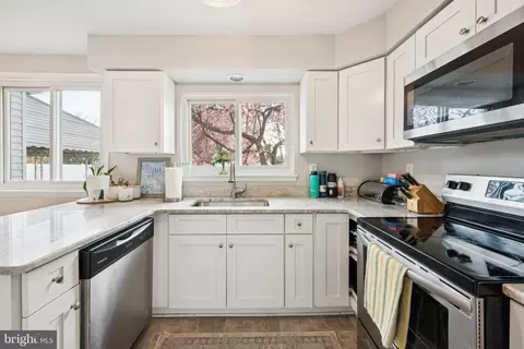 Kitchen - 704 Cornwallis Dr, Mount Laurel, NJ 08054 photo 1 of 2