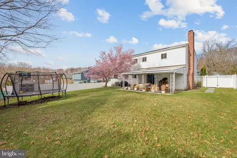 Exterior - 704 Cornwallis Dr, Mount Laurel, NJ 08054 photo 2 of 2
