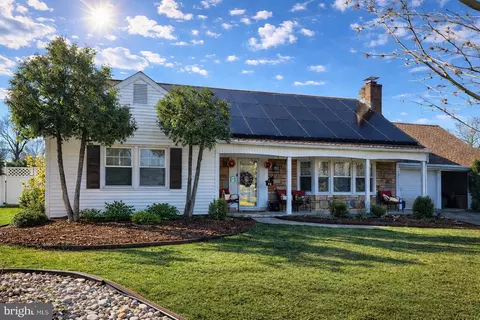 46 Twilight Ln, Willingboro, NJ 08046