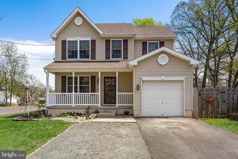 17 Delaware Ave, Hainesport, NJ 08036
