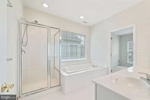 Bath - 12 Pennington Ct, Delanco, NJ 08075 photo 3 of 3