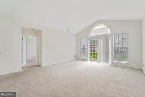 Living - 12 Pennington Ct, Delanco, NJ 08075 photo 2 of 4
