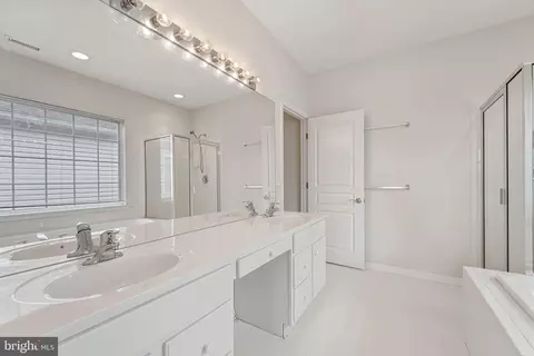 Bath - 12 Pennington Ct, Delanco, NJ 08075 photo 2 of 3