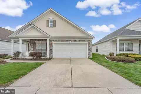 12 Pennington Ct, Delanco, NJ 08075
