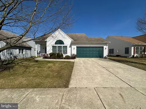 61 Wagon Wheel Ln, Columbus, NJ 08022