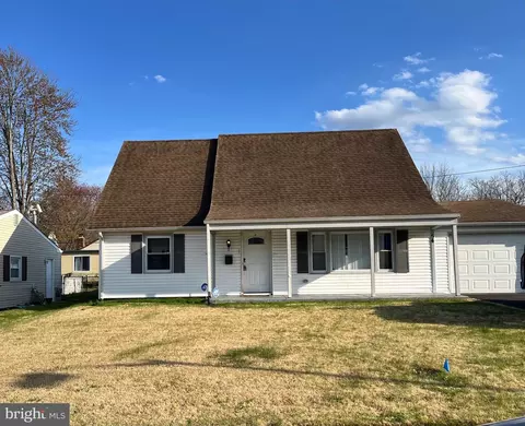 54 Middleton Ln, Willingboro, NJ 08046