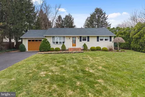 96 Bordentown Chesterfield Rd, Chesterfield, NJ 08515