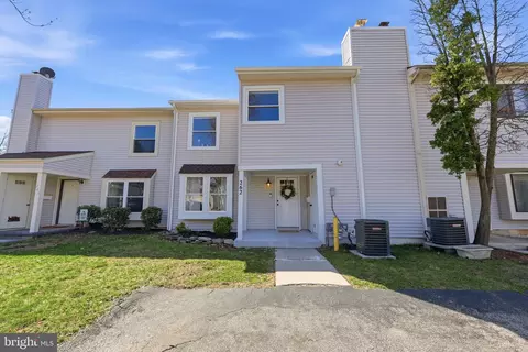 262 Grisscom Ct, Marlton, NJ 08053