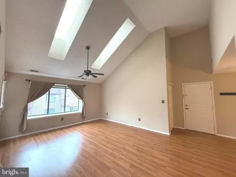 5115 Aberdeen Dr # C, Mount Laurel, NJ 08054