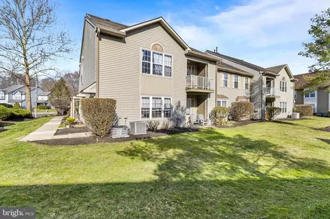 1005 Harwood Ct # A, Mount Laurel, NJ 08054