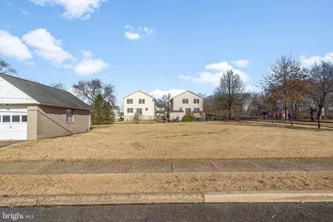 720 Oakland Ave, Burlington, NJ 08016