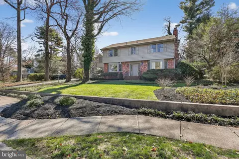 210 E Oak Ave, Moorestown, NJ 08057