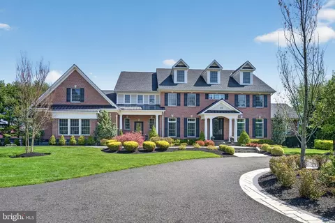 106 Ashley Ct, Moorestown, NJ 08057