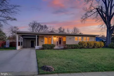 419 Edgemoor Dr, Moorestown, NJ 08057