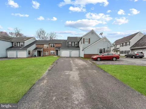 144 Willow Turn Turn, Mount Laurel, NJ 08054