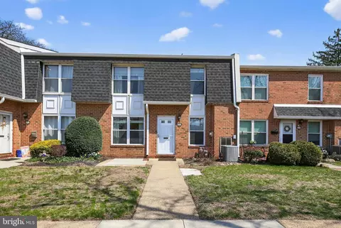 1059 Harbour Dr, Palmyra, NJ 08065