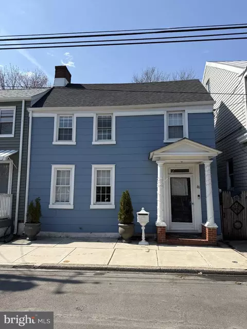 46 2nd St, Bordentown, NJ 08505