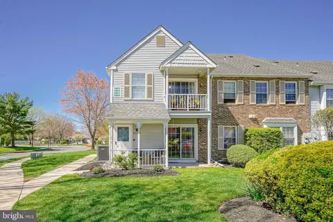 3802 B Adelaide Dr, Mount Laurel, NJ 08054