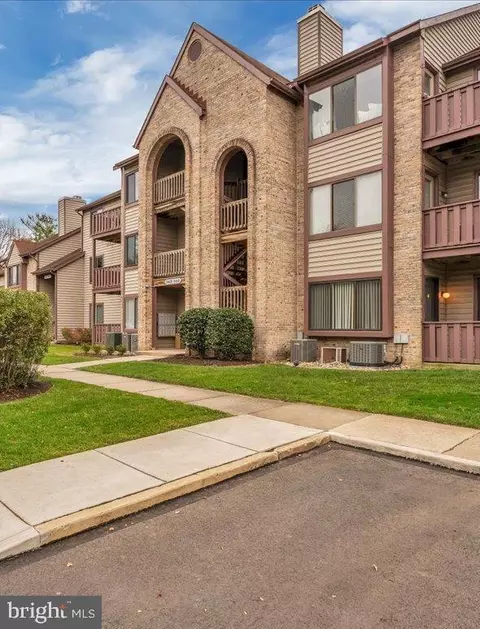 5011 B Dunbarton Rd, Mount Laurel, NJ 08054