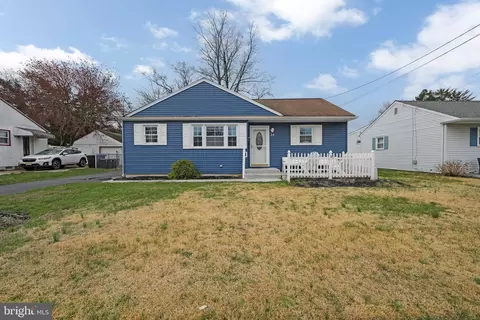 24 Woodbine Ave, Maple Shade, NJ 08052