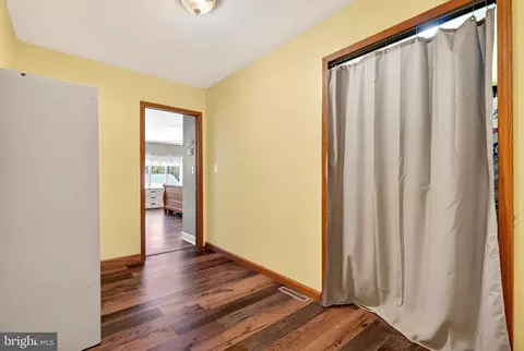Entry Way - 66 Summit Dr, Tabernacle, NJ 08088 photo 8 of 10