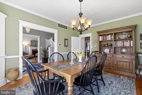 Dining - 429 E 2nd St, Moorestown, NJ 08057 photo 3 of 4