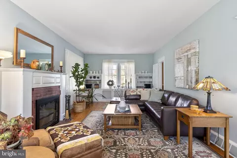 Living - 429 E 2nd St, Moorestown, NJ 08057 photo 4 of 5