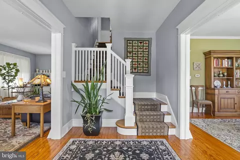 Entry Way - 429 E 2nd St, Moorestown, NJ 08057 photo 2 of 11