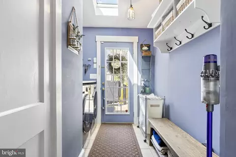 Entry Way - 429 E 2nd St, Moorestown, NJ 08057 photo 5 of 11