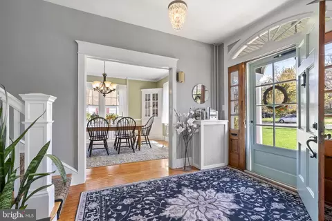 Entry Way - 429 E 2nd St, Moorestown, NJ 08057 photo 3 of 11