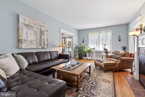 Living - 429 E 2nd St, Moorestown, NJ 08057 photo 3 of 5