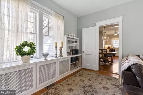 Entry Way - 429 E 2nd St, Moorestown, NJ 08057 photo 4 of 11