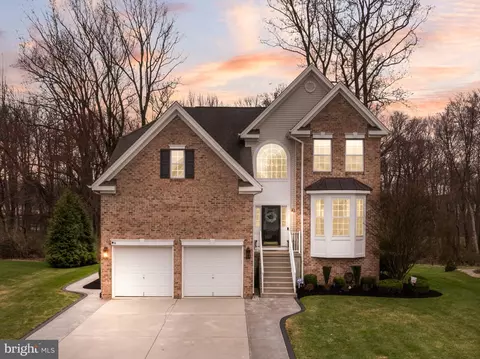 6 Buckingham Ct, Delran, NJ 08075