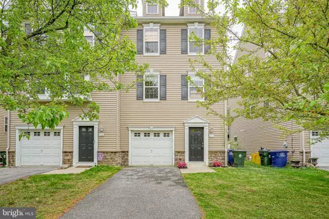 604 Cinnaminson St, Riverton, NJ 08077