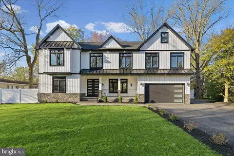 6 Echo Ave, Moorestown, NJ 08057