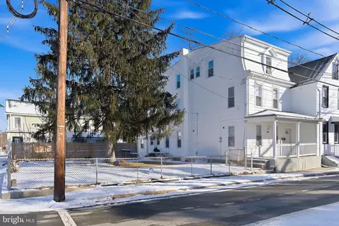 233 Ellis St, Burlington, NJ 08016