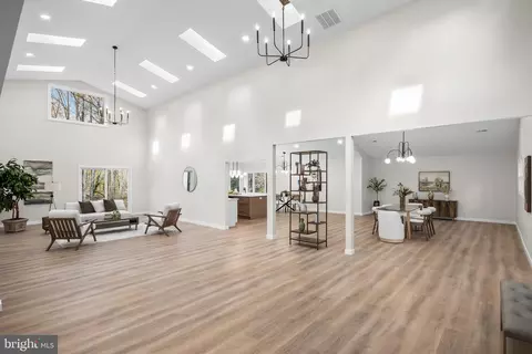 17 W Delaware Trl, Medford, NJ 08055