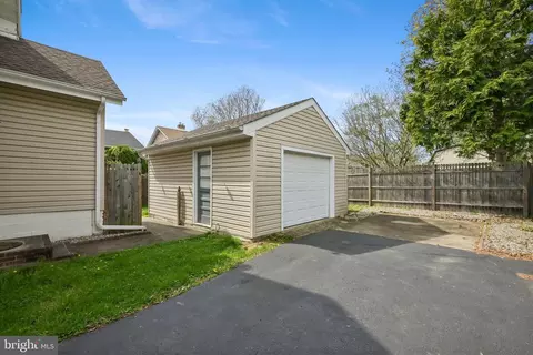 Exterior - 323 Maple Ave, Delanco, NJ 08075 photo 4 of 4