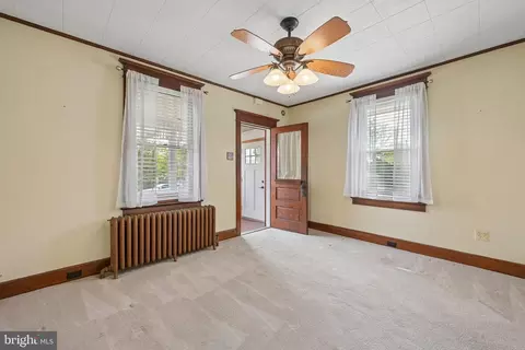 Living - 323 Maple Ave, Delanco, NJ 08075 photo 1 of 5