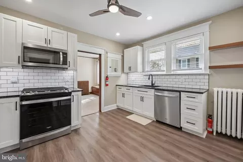 Entry Way - 323 Maple Ave, Delanco, NJ 08075 photo 2 of 3
