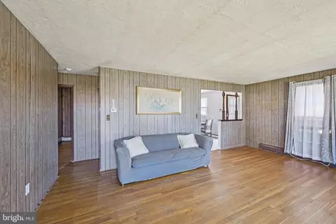 Living - 600 Bem St, Riverside, NJ 08075 photo 3 of 4