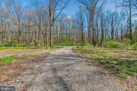 697 Garwood Rd, Moorestown, NJ 08057