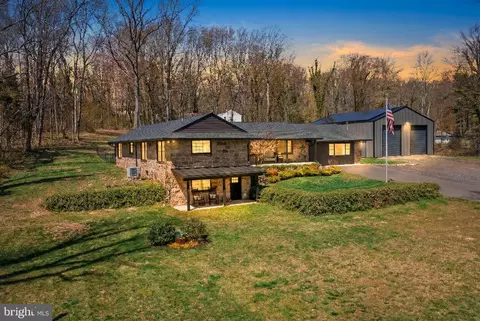 158 Larrison Rd, Wrightstown, NJ 08562