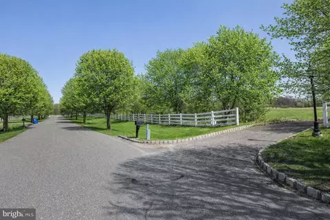 8 Saddlebury Ct, Vincentown, NJ 08088