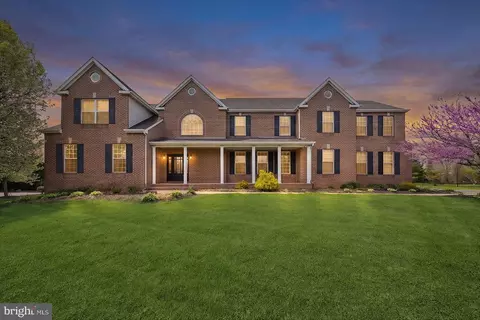 25 Sherwood Ln, Columbus, NJ 08022