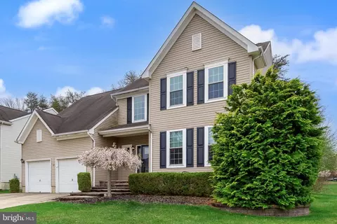 53 Cranberry Ln, Delran, NJ 08075