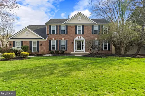 1 Broadacre Ct, Mount Laurel, NJ 08054