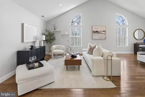 7702 B Normandy Dr, Mount Laurel, NJ 08054