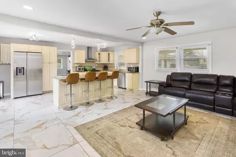 10 Thornhill Ct, Willingboro, NJ 08046